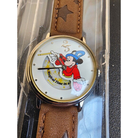 Disney Collectible Watches– Epcot 2000 & Sorcerer 25th Anniversary Mickey Bundle main image 5